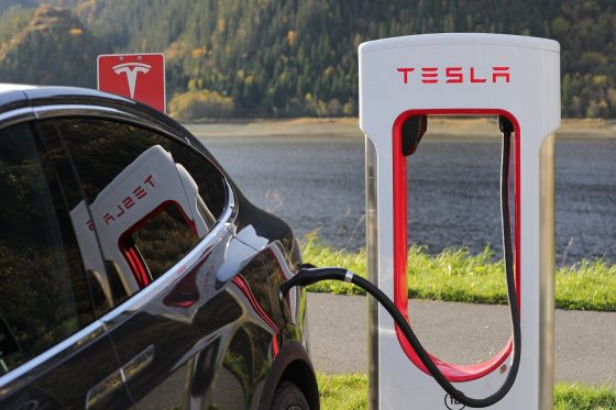 Split La Nueva Estrategia De Tesla Y Apple – Hyenuk Chu