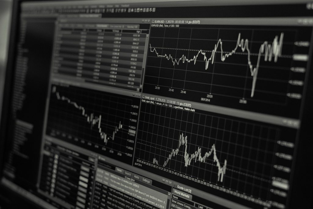 Decidir en qué invertir es uno de los tips para cuando te decides invertir o hacer trading