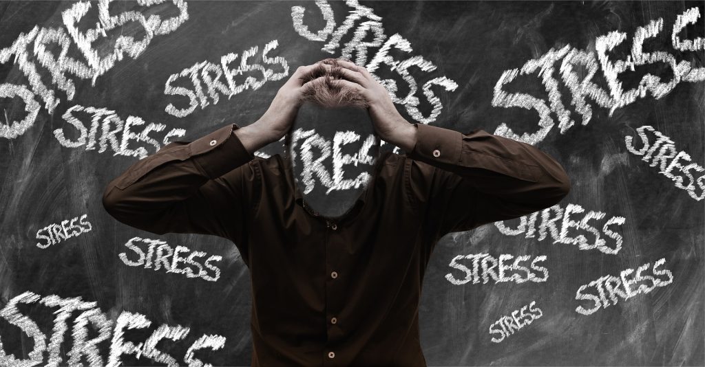 El efecto burnout o de estress y cansancio excesivo motiva la gran renuncia – Hyenuk Chu Foto: Pixabay El efecto burnout o de estress y cansancio excesivo motiva la gran renuncia